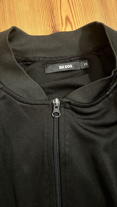 Bikbok czarna bluza bomberka xs/34