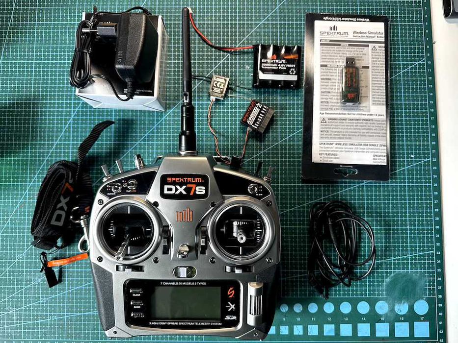 Spektrum DX7S - Nadajnik, aparatura, pilot