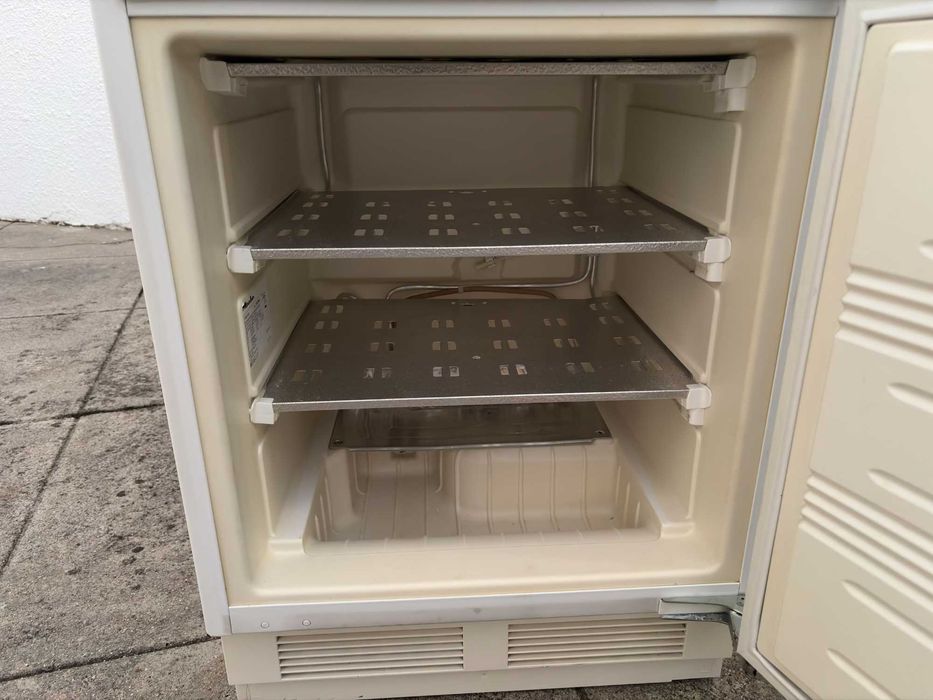 Arca Congeladora de Encastre Miele F 623 UI-2 (Sub-bancada)