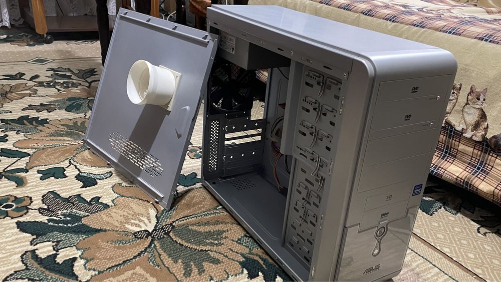 Корпус ASUS з блоком живлення 350W