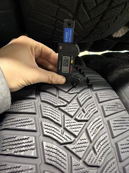 235/45 R18 Dunlop 4шт