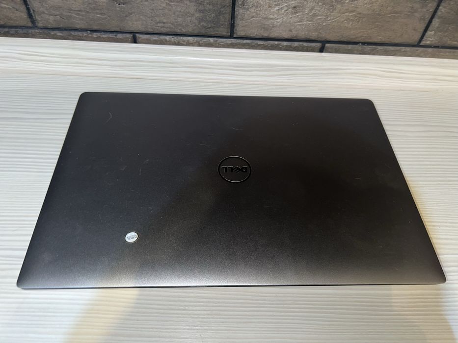 Ноутбук dell xps 15 9560