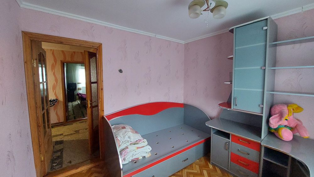 Продам 3-кімнатну квартиру. Пр-т Незалежності,283.