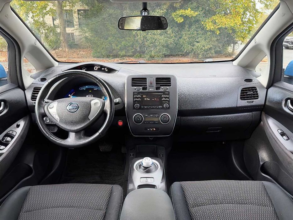 Nissan LEAF S      2014