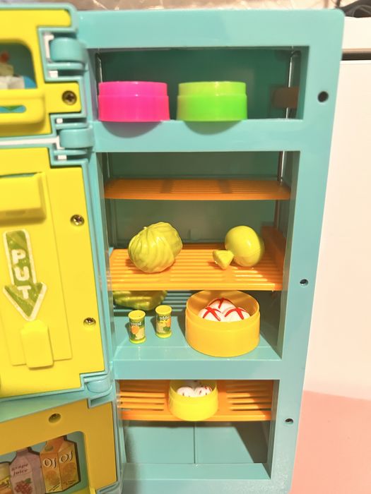 Іграшковий холодильник