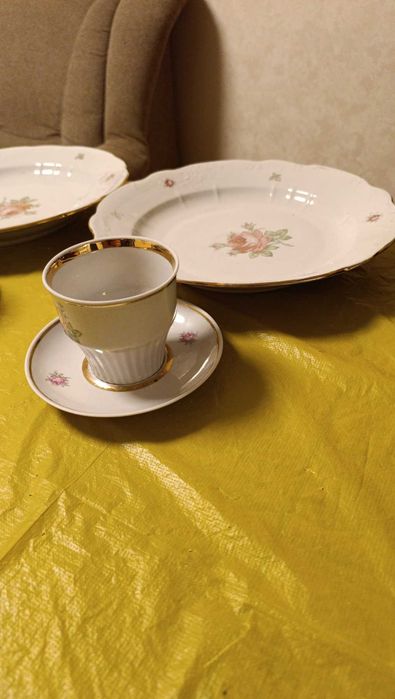 Чашки з блюдцями та тарілки вінтажні СРСР