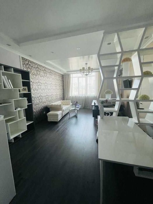 Зніміть шикарний простір для роботи Жилянська вул., 118