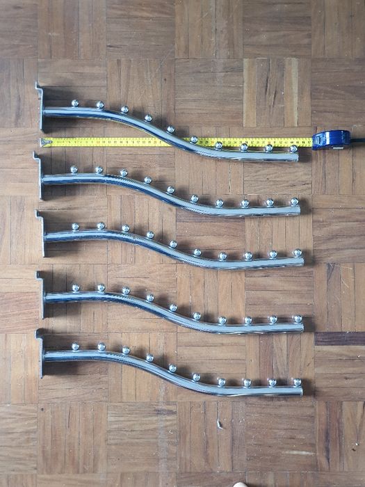 Ganchos metálicos para cabides painel multiperfil64584503898241122