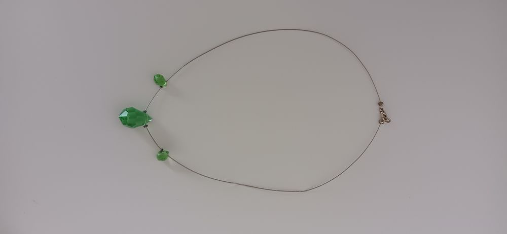Colar pedras verdes