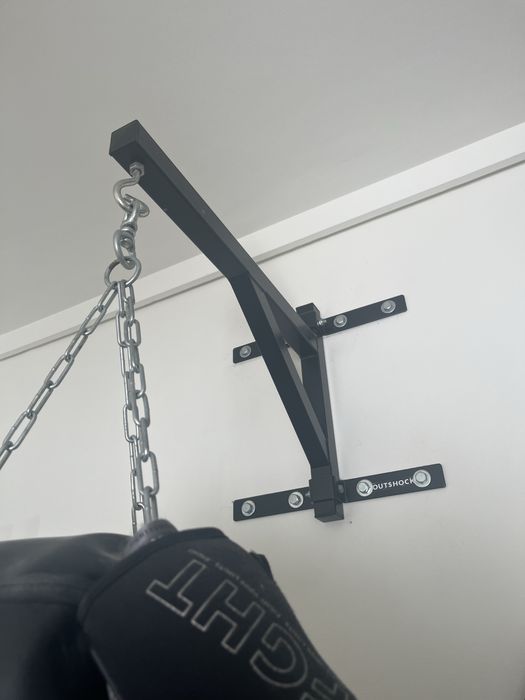 Saco de boxe, luvas e suporte