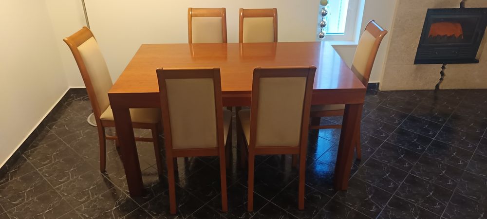 Mesa de sala de jantar com conjunto de 6 cadeiras
