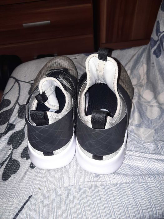 Buty NIKE - Air Zoom Strong White/Black r.40