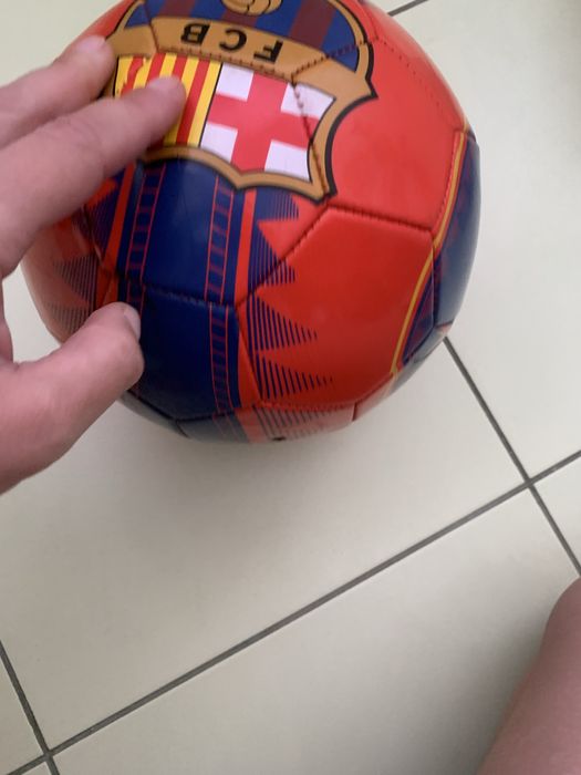 Мʼяч футбольного клубу барселона