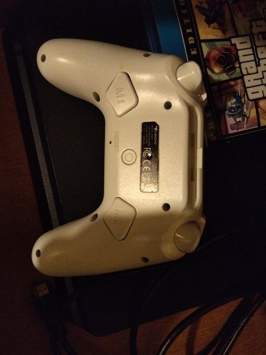 Vendo esse comando de ps4 com luz led de várias cores funciona perfeitamente