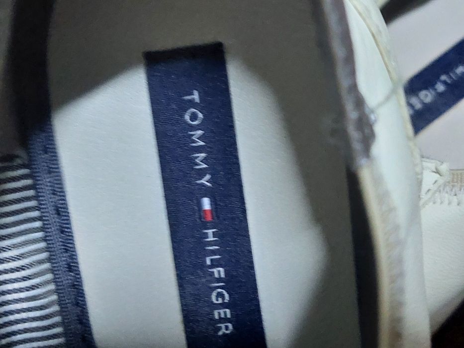 Кожаные кроссовки