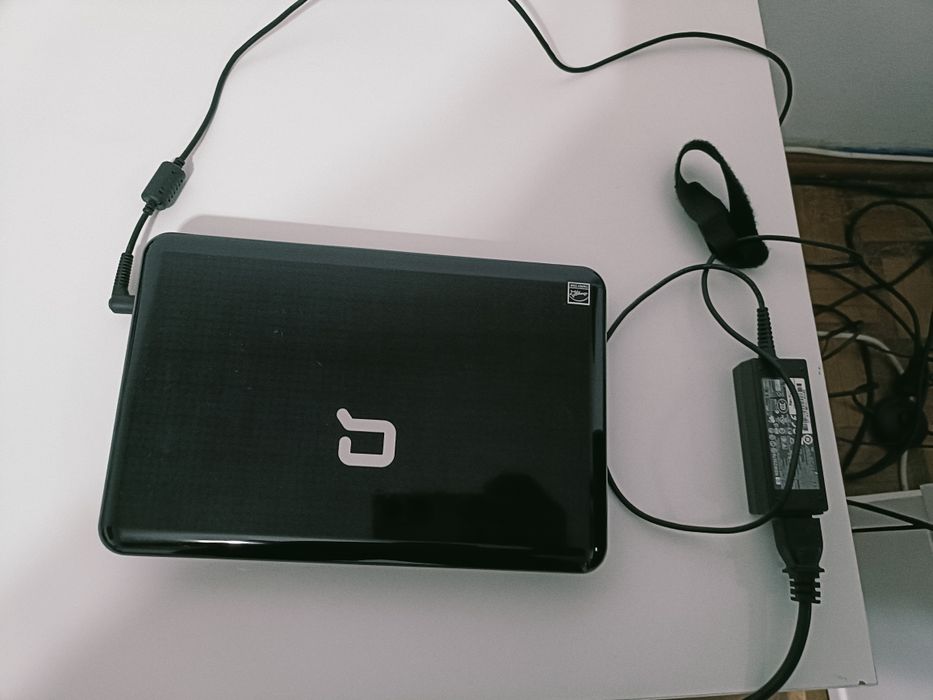 Portátil Compaq pequeno bem estimado como novo