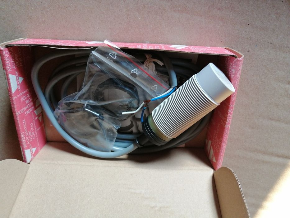 Ёмкостный датчик EC3025NPAPL