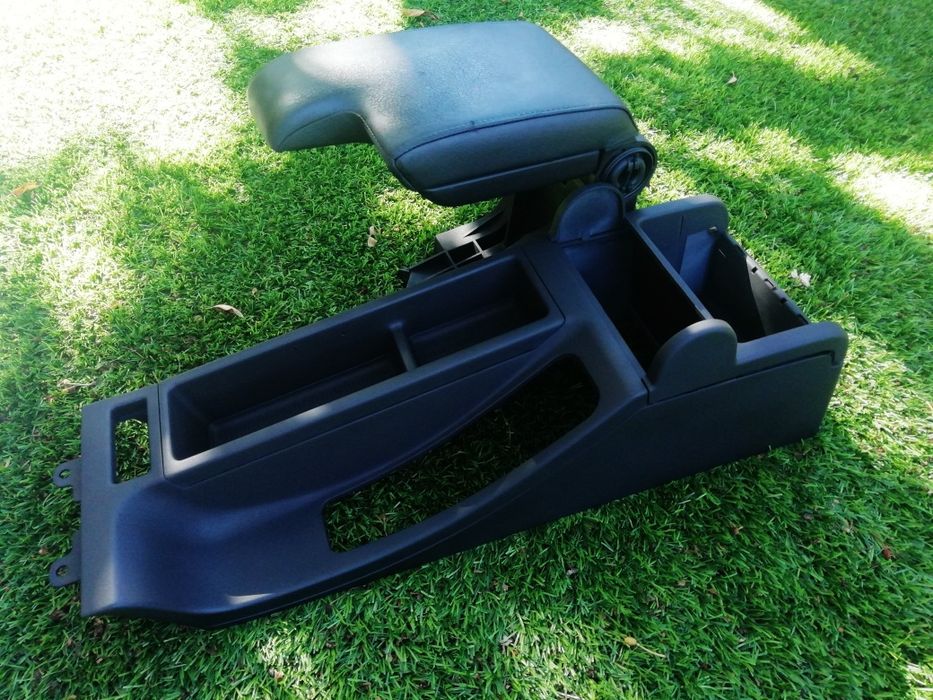 Volantes Frisos Consola Apoio Braço Embaladeiras Farolins Etc BMW E46