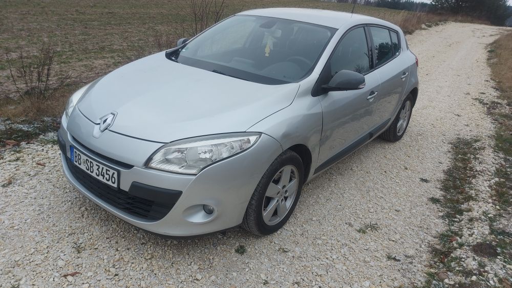Renault Megane 3 1.6 16 V benzyna hatchback z Niemiec klimatyzacja nav