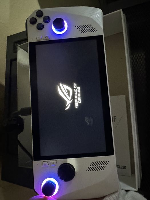 ASUS ROG Ally Ryzen Z1 512GB - Excelente Estado