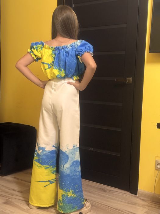 Українські вишиванки костюм