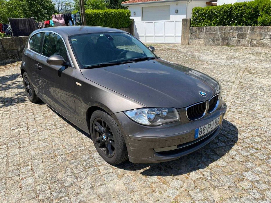 BMW Série 1 118d c/ gancho reboque