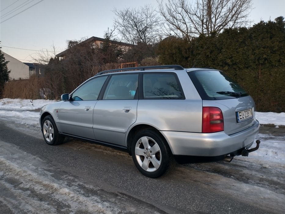 Audi A4 Kombi 1.8 + Gaz Klimatronik Alufelgi Hak