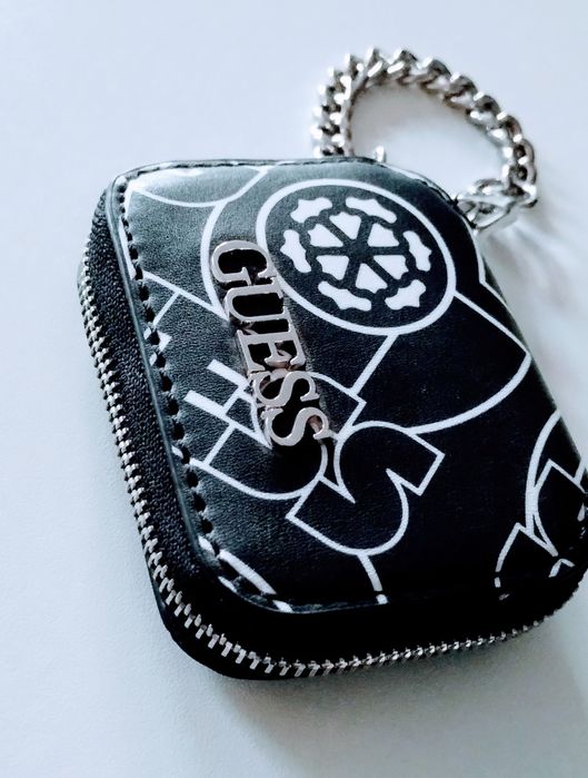 GUESS torebka mała mini bag black white logo 10x8cm