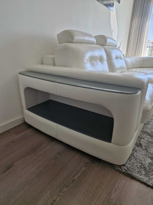 Sofá de Canto em Pele Genuína – 4 Módulos Moderno e Confortável