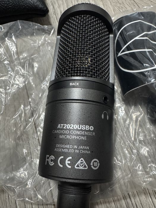 Студійний мікрофон Audio-Technica AT2020