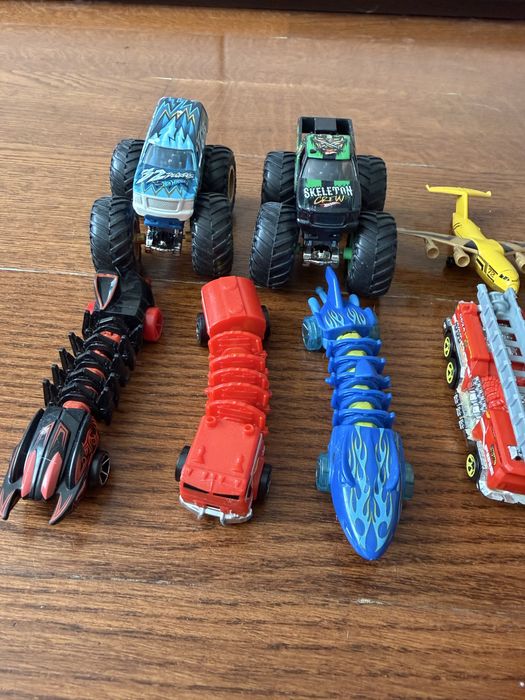 Hot wheels машинки 50 грн.