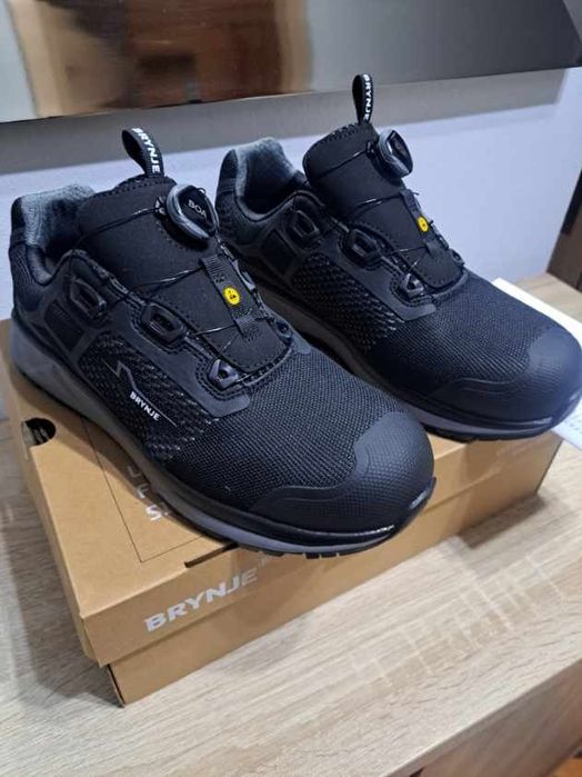 Sprzedam  nowe buty robocze numerem 43