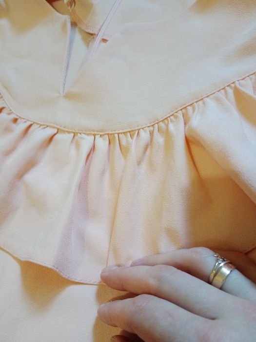 Сукня-міні персикова 44 розмір