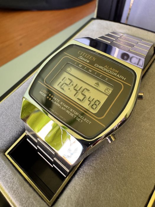 Zegarek Citizen Seven digital NOS