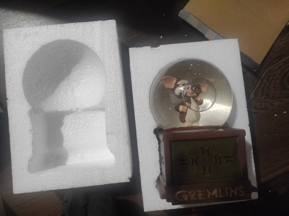 Gizmo snowglobe new