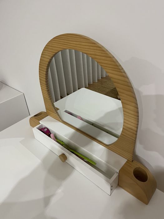 Toucador com espelho de criança