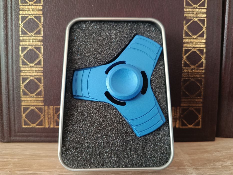 ! WYPRZEDAŻ! Fidget Spinner niebieski metalowy!