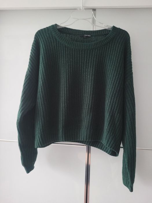 Ciemnozielony krotki sweter oversize