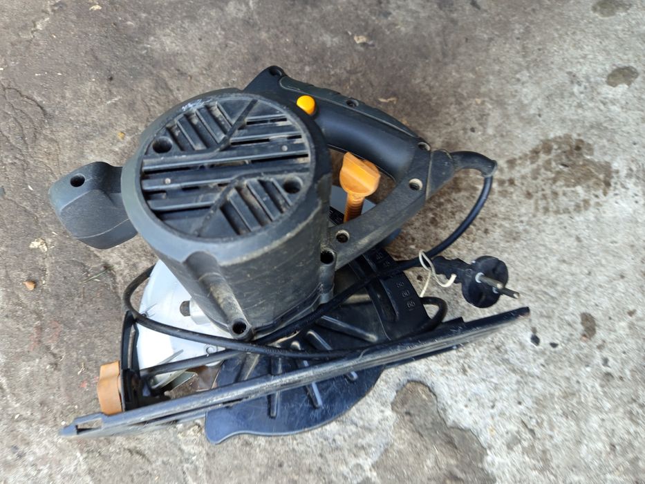 Sprzedam pilarkę ręczną Technipro 1200 wat tarcza 185 mm