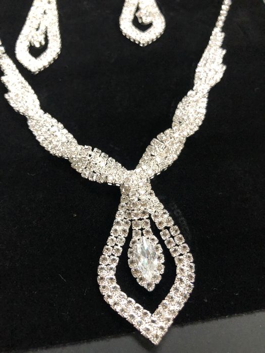 Nowy komplet biżuterii