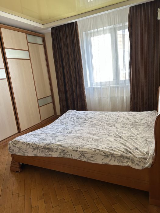 Оренда 2к квартири 68м2,Лагунової 18б