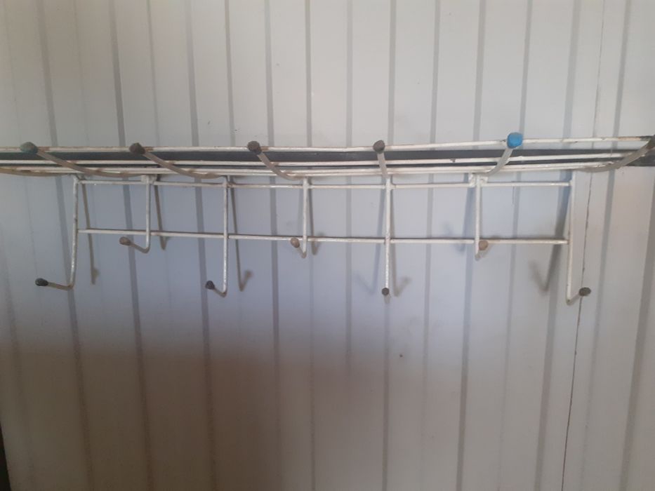 Вішалка для одягу