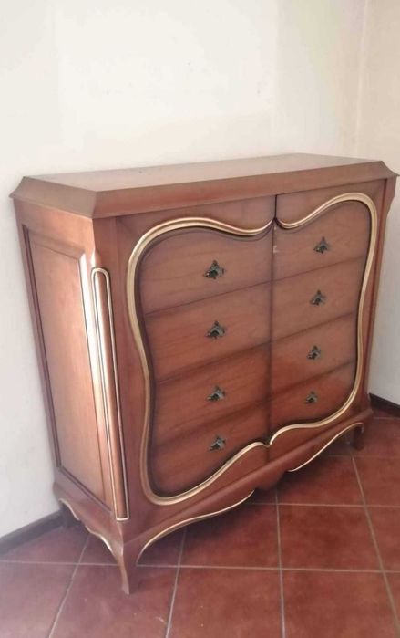 Móvel auxliar em madeira