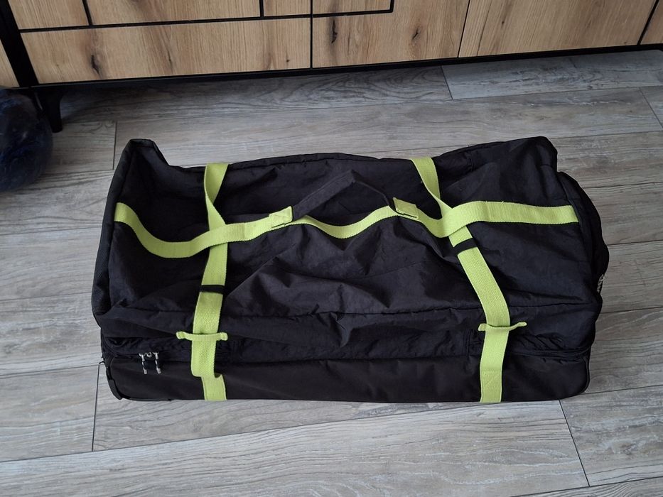 Duża torba podróżna typu walizka