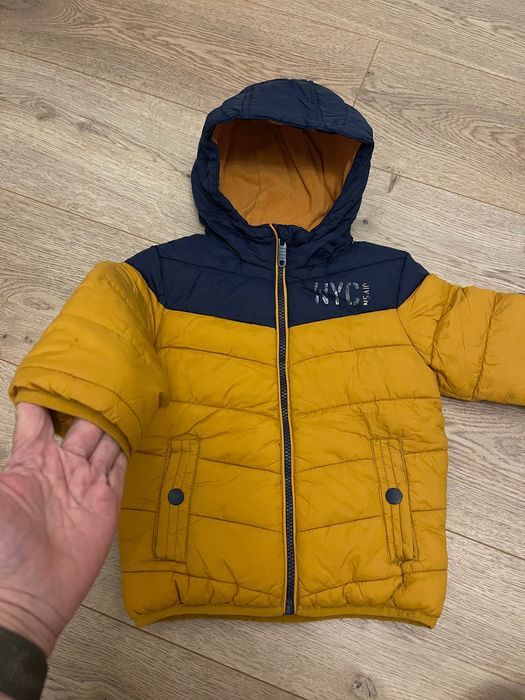 Дитяча куртка розмір 92