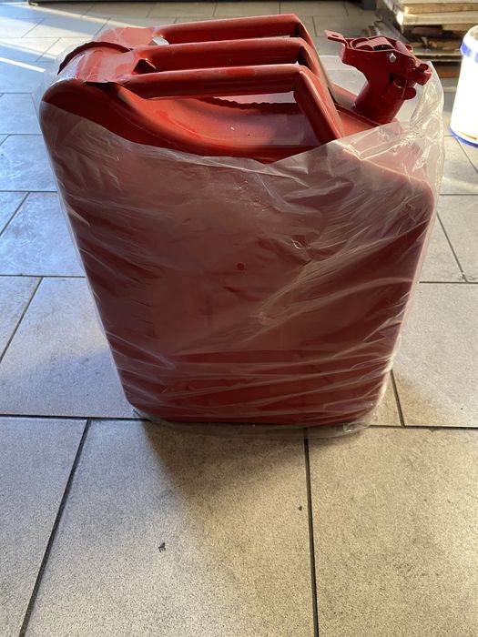 Продам канистру 20 л,новая,Польша