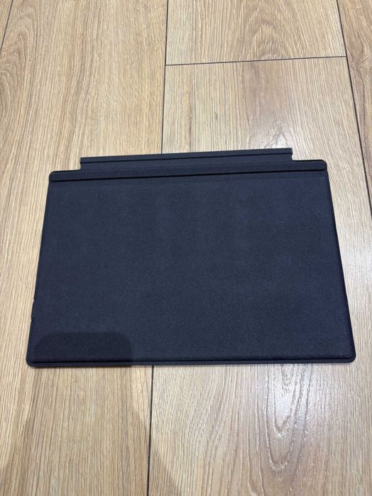 Klawiatura Inateck KB02027 Surface szara QWERTZ podświetlana 7 kolorów