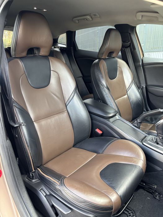 Volvo V40 Cross Country 1.6D 2013 - excelente estado e poucos kms!