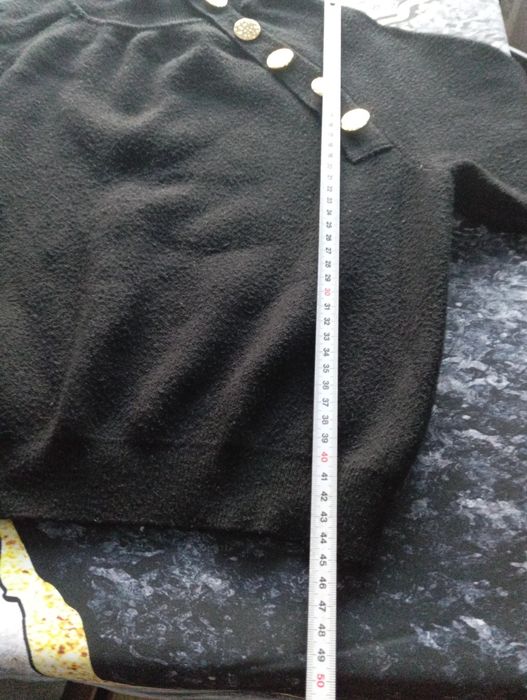 Czarny sweterek damski