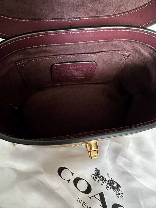 Трендова сумочка Coach